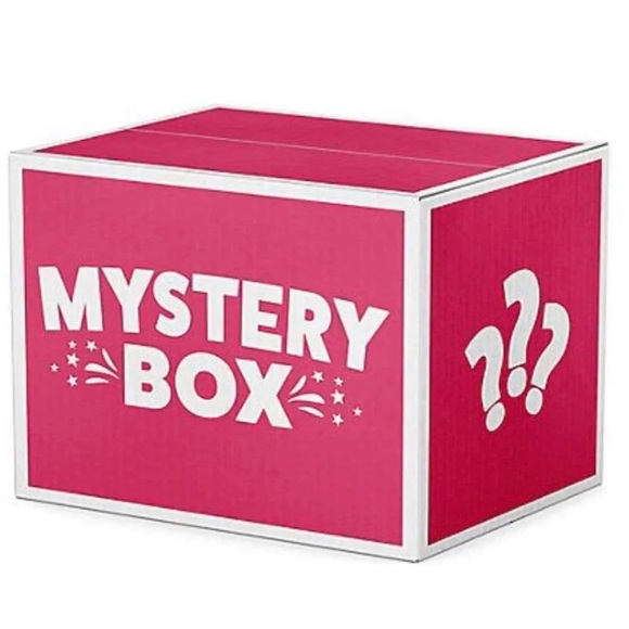 Plus size mystery box - Picture 3 of 3